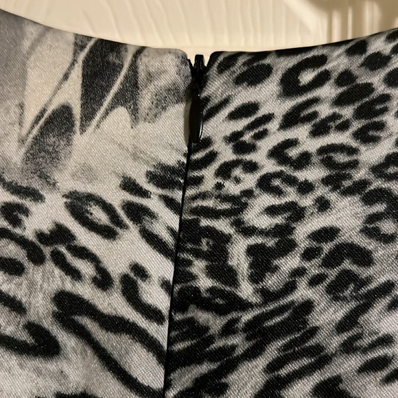 AGB sleeveless dress for women with pockets on the front. Size 14 - Picture 6 of 7